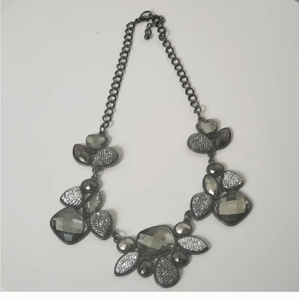 unbranded statement necklace